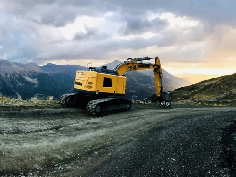 Liebherr R 936 Compact Litronic Paletli Ekskavatör görseli 2